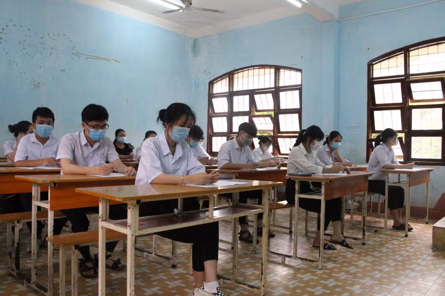 Học sinh lớp 12 tại Kon Tum thi thử tốt nghiệp THPT 2021.