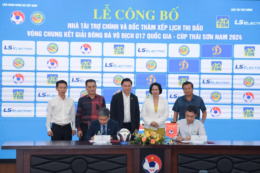 Tiếp nối thành công mùa giải 2023, năm nay Công ty Cổ phần Tập đoàn Thái Sơn Nam tiếp tục đồng hành cùng VCK Giải bóng đá Vô địch U17 Quốc gia trên cương vị Nhà Tài trợ chính. Tiếp nối thành công mùa giải 2023, năm nay Công ty Cổ phần Tập đoàn Thái Sơn Nam tiếp tục đồng hành cùng VCK Giải bóng đá Vô địch U17 Quốc gia trên cương vị Nhà Tài trợ chính.
