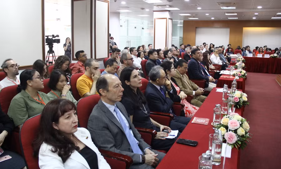 Các đại biểu tham dự hội thảo. Các đại biểu tham dự hội thảo.