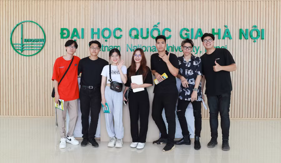 Niềm vui của các sinh viên trong ngôi nhà VNU - ĐHQGHN.