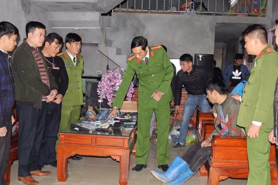 Đối tượng Tuấn (dấu X đỏ) bị cơ quan chức năng bắt giữ. Ảnh: Công an Hà Nam