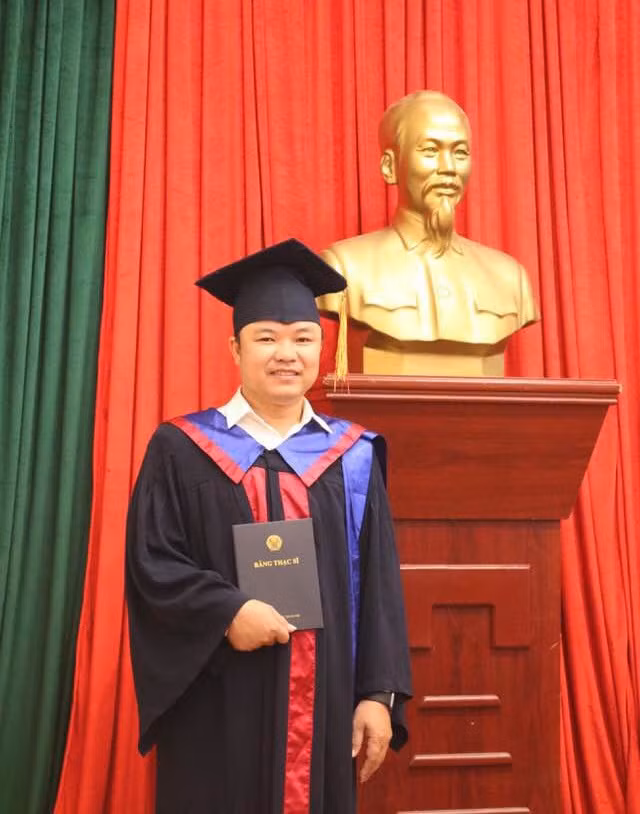 Nghiên cứu sinh Mai Kết