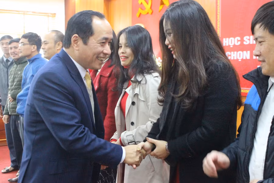 Giám đốc Sở GD&amp;ĐT, ông Trần Trung Dũng gửi lời cám ơn đến đội ngũ gia viên tham gia bồi dưỡng đội tuyển học sinh giỏi