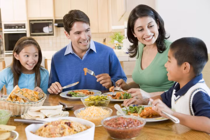 5 điều nên làm để tình cảm trong gia đình thêm gắn bó