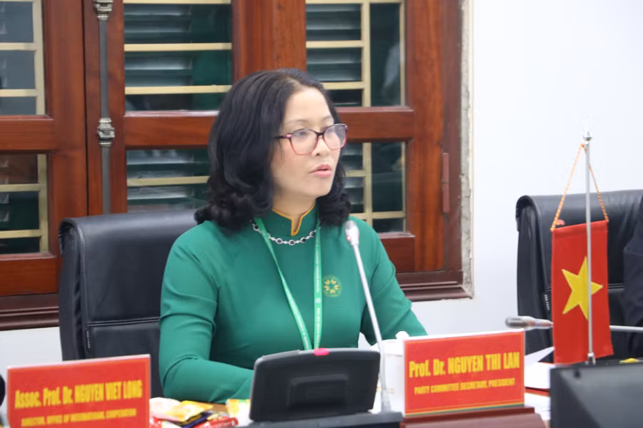 GS.TS Nguyễn Thị Lan phát biểu tại buổi làm việc