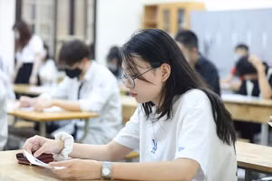 Thí sinh tham dự Kỳ thi tốt nghiệp THPT 2022. Ảnh: INT