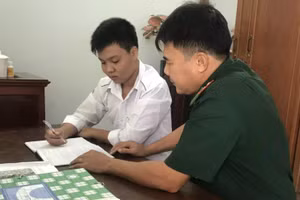 Những năm tháng học phổ thông, bên cạnh Thanh luôn có sự hỗ trợ, đồng hành của cán bộ, chiến sĩ đồn Biên phòng Gành Hào.