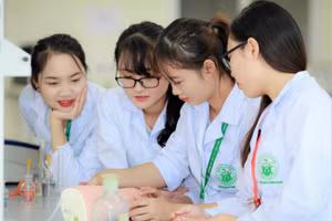 Sinh viên Trường ĐH Y Hà Nội trong một buổi học. Ảnh: Thanh Hằng