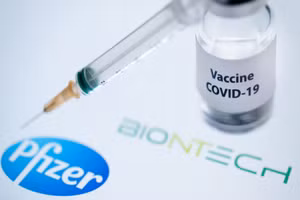 Vắc xin Covid-19 của Pfizer-BioNTech có tên là Comirnaty đã được tiêm ở Việt Nam. Ảnh minh họa.