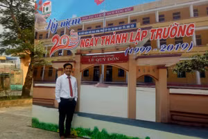 Thầy Nguyễn Văn Đằng - Hiệu trưởng Trường THPT Lê Quý Đôn.
