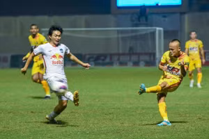 Thống kê bất ngờ về tiền vệ được mệnh danh 'của hiếm' tại V.League