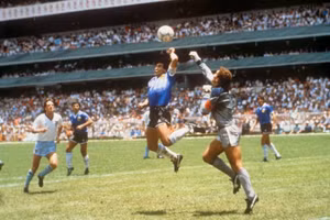 Những khoảnh khắc khó quên nhất lịch sử các kỳ World Cup