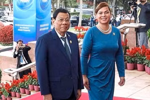 Tổng thống Philippines Rodrigo Duterte và con gái Sara Duterte-Carpio.