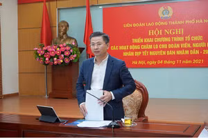 Ông Nguyễn Phi Thường – Chủ tịch Liên đoàn Lao động Thủ đô phát biểu chỉ đạo trong hội nghị.