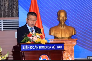 Chủ tịch AFF tin bóng đá Việt Nam sẽ dự World Cup trong tương lai gần.