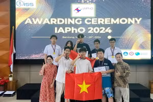  8 học sinh Việt Nam đều giành huy chương Olympic Vật lý ứng dụng quốc tế năm 2024