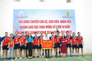 Giải bóng chuyền ngành Giáo dục Quảng Trị chào mừng kỷ niệm 40 năm Ngày nhà giáo Việt Nam đã kết thúc tốt đẹp.