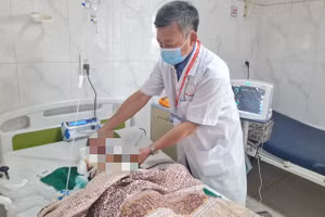 Bé trai 12 tuổi được mổ cấp cứu, gắp thành công viên đạn. (Ảnh: TD)