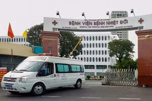 53 nhân viên hiện được cách ly điều trị tại Khoa Nhiễm A-D.