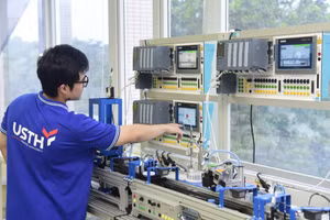 Sinh viên Trường ĐH Khoa học và Công nghệ Hà Nội. Ảnh: NTCC.