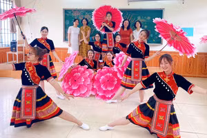 Sinh viên Trường Cao đẳng Sư phạm Trung ương tham gia Hội thi “Nghiệp vụ sư phạm” cấp lớp năm học 2022 - 2023.