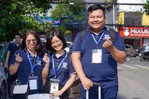Cán bộ, giảng viên Trường ĐH Nguyễn Tất Thành lên đường làm nhiệm vụ thanh tra, kiểm tra công tác coi thi tốt nghiệp THPT năm 2023.