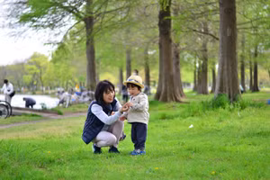 TS Nguyễn Thị Thu (Aki Nguyễn) cho rằng, khi ở cạnh con hãy dành 100% thời gian và tinh thần cho con.