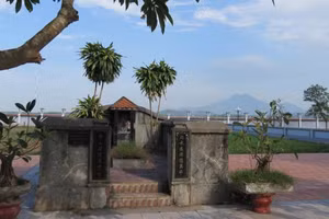 Mộ nhà báo - thi sĩ Tản Đà tại làng Khê Thượng, xã Sơn Đà (Ba Vì, Hà Nội). Ảnh: Trần Hòa.