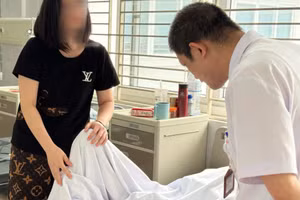 Đến nay, trẻ có tiến triển tốt nhưng vẫn cần quá trình điều trị và theo dõi lâu dài. Ảnh: BVCC