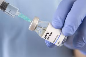 Phụ nữ sinh con rồi hoàn toàn có thể tiêm phòng HPV nếu vẫn trong độ tuổi được chỉ định chủng ngừa. Ảnh minh họa 