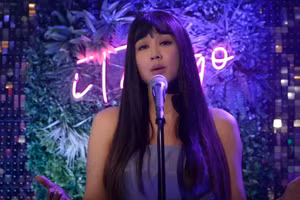 Diễn viên Maya.