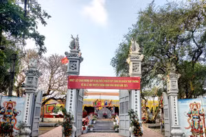 Đình Bình Minh xây dựng trên nền hành cung Cổ Bi.