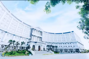 Trường Quốc tế Mỹ Việt Nam nơi vừa xảy ra lùm xùm phụ huynh căng băng rôn đòi nợ Chủ tịch HĐQT nhà trường. 