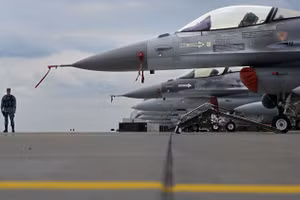 Tiêm kích F-16 được Ukraine coi là vũ khí kỳ diệu trong cuộc đối đầu với Không quân Nga.