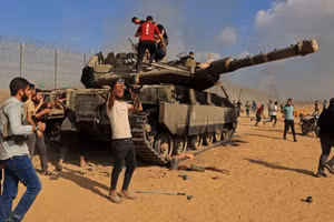 Xe tăng chủ lực Merkava với hệ thống Trophy của IDF bị loại khỏi vòng chiến đấu ở Gaza.