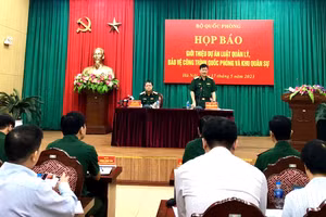Quang cảnh buổi họp báo.