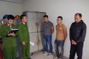 Cơ quan chức năng thi hành các quyết định tố tụng đối với 3 đối tượng có liên quan.