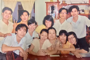 Gia đình nhà giáo Hồ Thị Hồng Nhung. Ảnh tư liệu