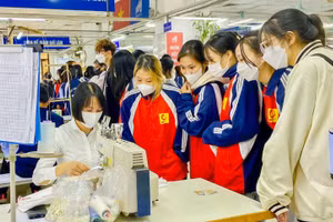 Một giờ học của sinh viên Trường ĐH Công nghiệp Dệt May Hà Nội. Ảnh: NTCC
