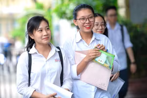 Thí sinh tham dự Kỳ thi tốt nghiệp THPT 2022. Ảnh: INT