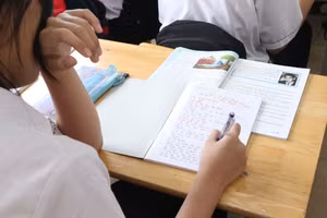 Tình trạng học thêm - dạy thêm tràn lan vẫn diễn ra ở các thành phố lớn. Ảnh minh họa: Khôi Nguyên