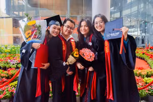 Các tân cử nhân Trường Đại học Văn Lang (TPHCM) trong ngày lễ tốt nghiệp. Ảnh: ITN