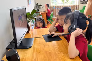 Trong không gian sáng tạo, các bé Trường Mầm non Quán Trữ hào hứng vui học.