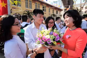 Các hoạt động kỷ niệm ngày Nhà giáo Việt Nam, dù diễn ra với hình thức nào tất cả đều hướng đến sự tri ân trước cống hiến lặng thầm của thầy cô. Ảnh: ITN