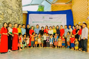 Từ nguồn xã hội hóa, điểm Pha Hún, Trường Mầm non Xuân Lao (huyện Mường Ảng) được đầu tư xây dựng mới khang trang. Ảnh: NTCC.