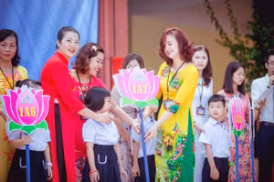Thầy cô và học sinh đều nhận được sự quan tâm, chia sẻ thì mới là một trường học hạnh phúc.