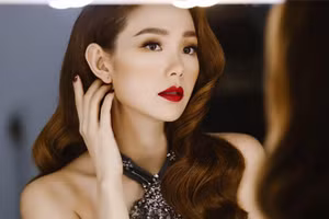 Ca sĩ Minh Hằng.