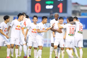 Hoàng Anh Gia Lai đang dẫn đầu V-League 2021.