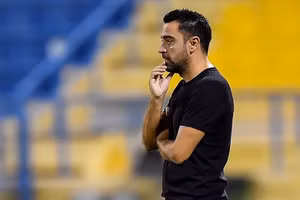 Tờ Marca lo lắng Xavi sẽ giẫm lên vết xe đổ của Koeman hay Solkjaer.