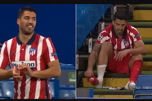 Suarez cười mỉa và thất vọng khi bị thay ra.